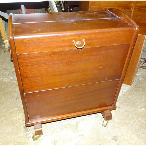 32 - A Younger hardwood music centre, comprising a Garrard Model AP75 turntable, Leak Stereo 30-Plus rece... 