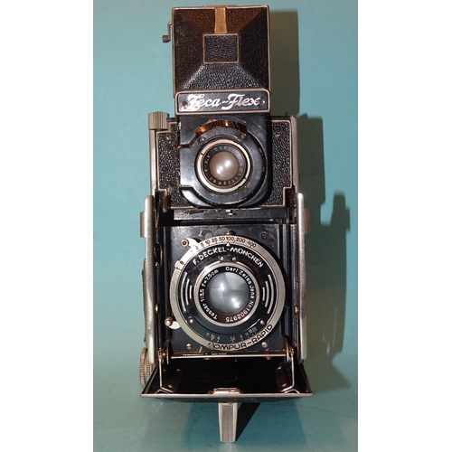 197 - A Zeh Zeca-Flex folding TLR camera, serial no.W1247, with Compur-Rapid shutter and Carl Zeiss Jena T... 