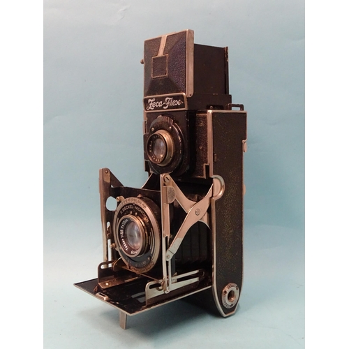 197 - A Zeh Zeca-Flex folding TLR camera, serial no.W1247, with Compur-Rapid shutter and Carl Zeiss Jena T... 