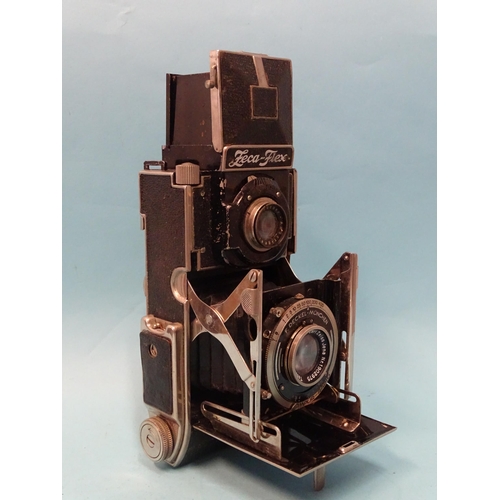 197 - A Zeh Zeca-Flex folding TLR camera, serial no.W1247, with Compur-Rapid shutter and Carl Zeiss Jena T... 