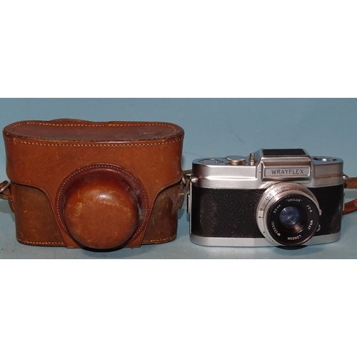 211 - A Wray Wrayflex 35mm SLR camera, serial no.3557, with Unilux f2.8 50mm lens and case, (shutter worki... 