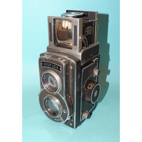 214 - A Zeiss Ikon Ikonoflex 853/16 TLR camera, serial no. L63711, with a Carl Zeiss Jena Tessar f2.8 8cm ... 