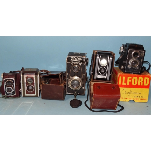 224 - A Welta Superfekta TLR camera with Carl Zeiss Jena Tessar f3.8, 10.5cm lens in case, (mirror and shu... 