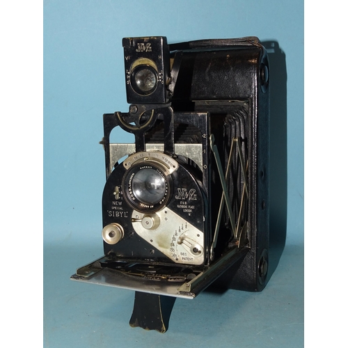 230 - A Newman & Guardia New Special Sibyl folding roll-film camera, serial no.A555, with Ross Xpres f... 