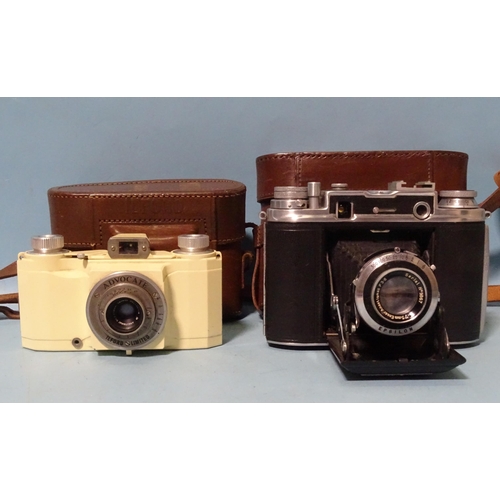 252 - An Ilford Advocate 35mm camera with Dalmeyer Anastigmat F4.5 35mm lens and an Ensign Commando foldin... 