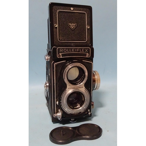 266 - A Rolleiflex T Model 2 TLR camera, serial no.T2182001, with Carl Zeiss Tessar f3.5 75mm lens, (shutt... 