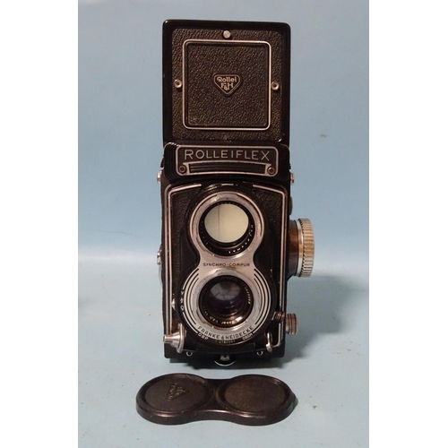 266 - A Rolleiflex T Model 2 TLR camera, serial no.T2182001, with Carl Zeiss Tessar f3.5 75mm lens, (shutt... 