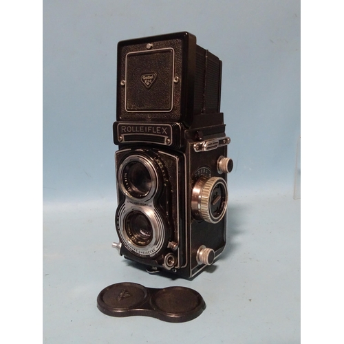 266 - A Rolleiflex T Model 2 TLR camera, serial no.T2182001, with Carl Zeiss Tessar f3.5 75mm lens, (shutt... 