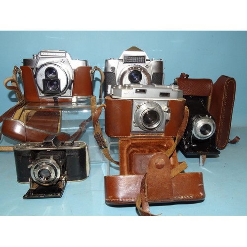 255 - An Agfa Karat 36 rangefinder camera (a/f), two TLR cameras: Flexilette and Optima and two other Agfa... 