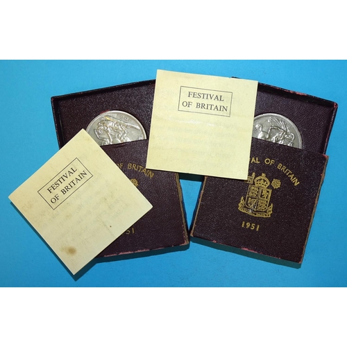 366 - A small collection of British and foreign coinage, including pre-1947 silver, two cased 1951 Festiva... 