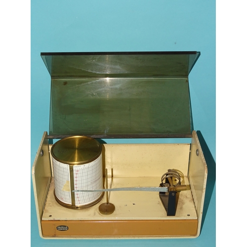 126 - A modern German barograph in wooden case, model 'Feingeratbau' 9362 Drebach/Erzg. type W, 207M 94972... 