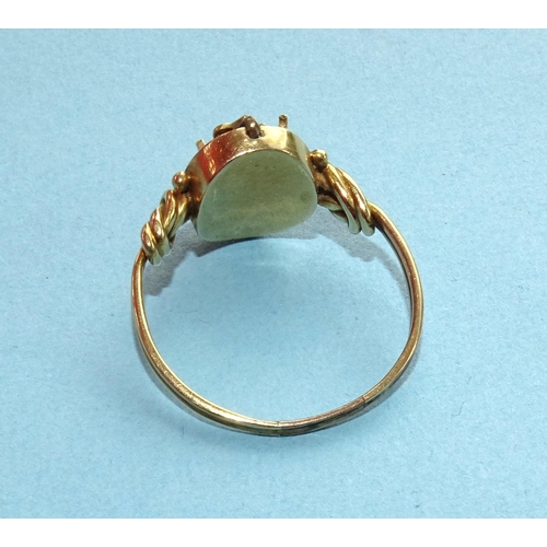 241 - A Georgian gold ring with foiled stone-set scarab beetle motif, unmarked, (af, some legs missing) si... 