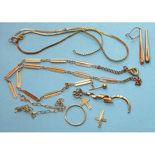 246 - A quantity of 9ct gold items, mainly broken, 11.2g.