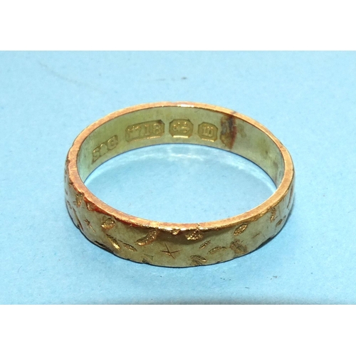 250 - An 18ct gold wedding band, size M, 3.4g.