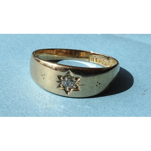 254 - A Victorian 15ct gold gipsy ring set an old-cut diamond, size N&frac12;, 3.1g.