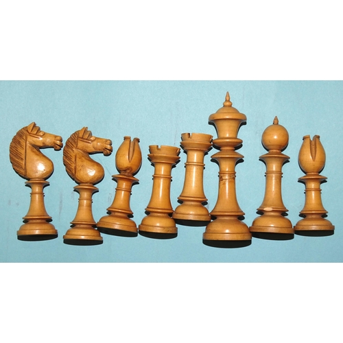 190 - A set of Staunton-style ebony and boxwood chess pieces, king 10.5cm high, some damages, a set of ebo... 