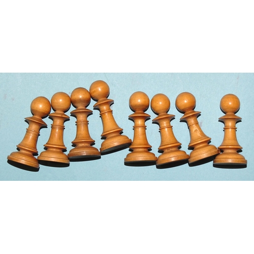 190 - A set of Staunton-style ebony and boxwood chess pieces, king 10.5cm high, some damages, a set of ebo... 