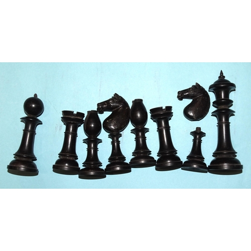 190 - A set of Staunton-style ebony and boxwood chess pieces, king 10.5cm high, some damages, a set of ebo... 