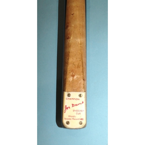 667 - A collection of three snooker cues: 'The Camkin Cue', 58'' 17oz, 'The Joe Davis 146', (red and white... 