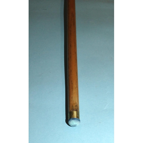 671 - A collection of three snooker cues: 'The Cannon Match Cue', 58'' 17oz, 'Willie Smith Record Cue', 58... 