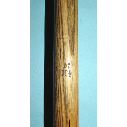 672 - A collection of three snooker cues: 'The Royal Presentation Cue', 57'' 19oz, 'The Joe Davis 147' cue... 