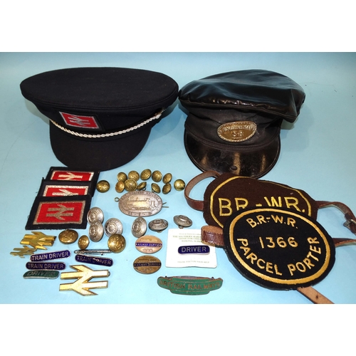 685 - A Great Western Railway Co. metal cap badge, an 