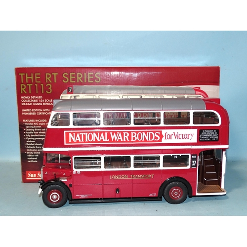 81 - A Sun Star 1:24 scale 2920 RT113 double-decker bus, (boxed, no accessories, pole missing).... 