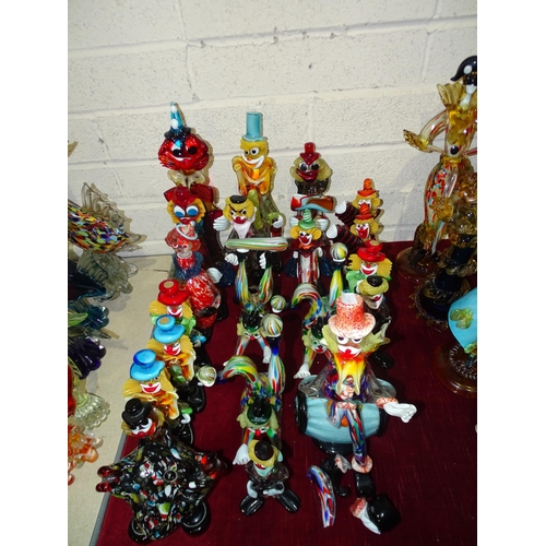 56 - A collection of twenty Murano glass clown figures, (some a/f).