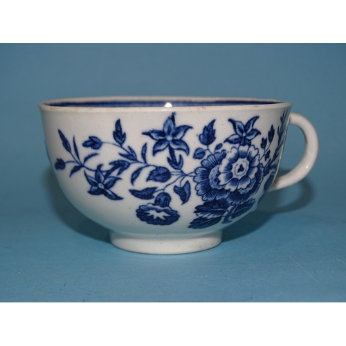 205 - An 18th century Worcester blue and white saucer decorated with floral sprays and butterflies, 12cm d... 