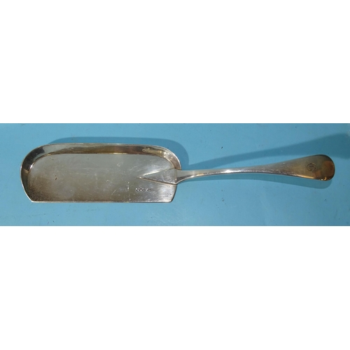 493 - A silver Old English pattern crumb scoop, Roberts & Belk, Sheffield 1893, ___9oz.... 