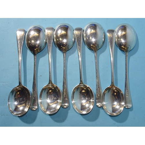 496 - A set of eight silver Old English pattern soup spoons, Josiah Williams & Co, London 1925, ___17.... 