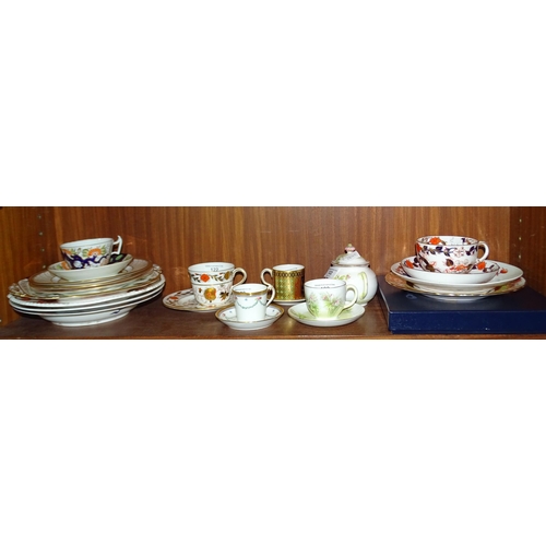 122 - A collection of modern Royal Crown Derby ceramics, in the Gold Peony, Veronese and other patterns.... 