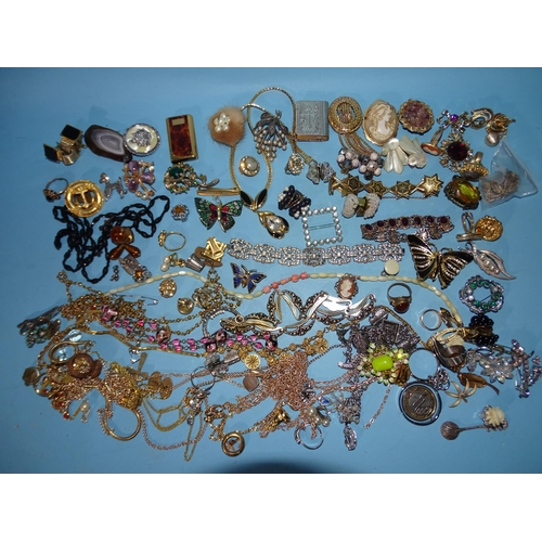 223 - A quantity of costume jewellery, compacts, trinket boxes, etc.