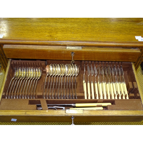 67 - W & J A Baxter Ltd, Sheffield, a plated twelve-place setting canteen of cutlery contained in an ... 