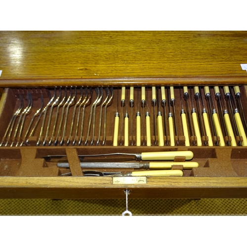 67 - W & J A Baxter Ltd, Sheffield, a plated twelve-place setting canteen of cutlery contained in an ... 