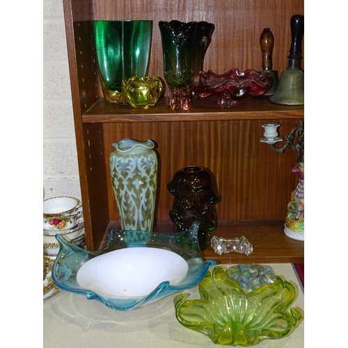 52 - A collection of modern art glass vases and an opalescent green glass vase, 30cm high.... 
