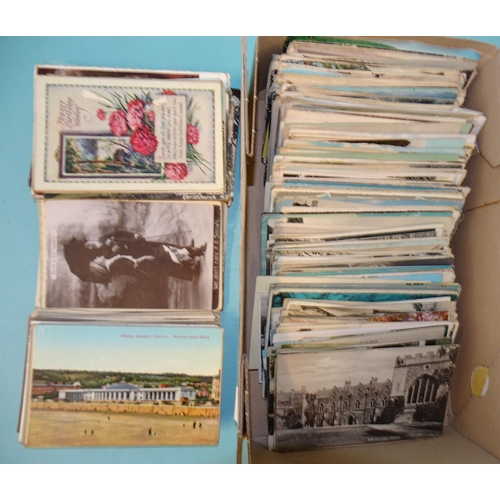 98 - Approximately 500 postcards, mainly topographical.