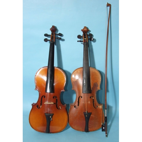 480B - A full-size violin in case with single-piece back labelled 