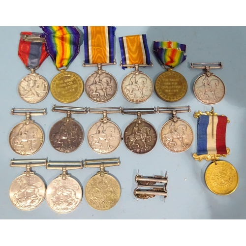 189 - A quantity of WWI medals: one 1914-15 Star, eight British War medals, two Victory medals, two Crimea... 