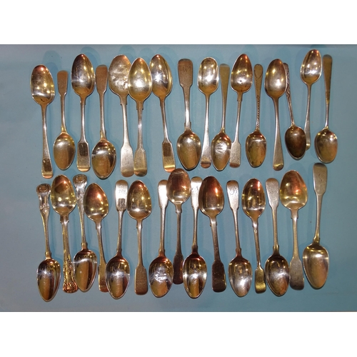 595 - A collection of approximately thirty 18th/early-19th century silver teaspoons, mainly fiddle pattern... 