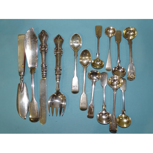 599 - Eight various silver fiddle pattern mustard spoons, a silver fish knife and other items, weighable s... 