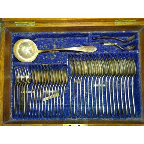 624 - An Elkington & Co. canteen of silver flatware, comprising: 24 table forks, 12 dessert forks, 12 ... 