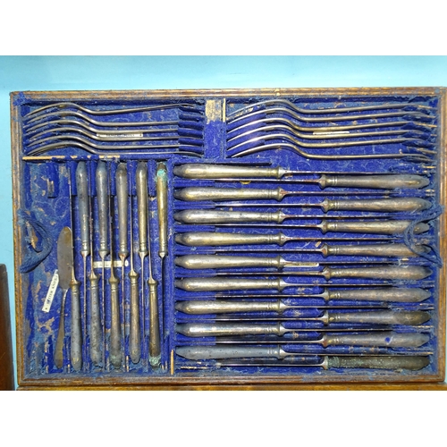 624 - An Elkington & Co. canteen of silver flatware, comprising: 24 table forks, 12 dessert forks, 12 ... 