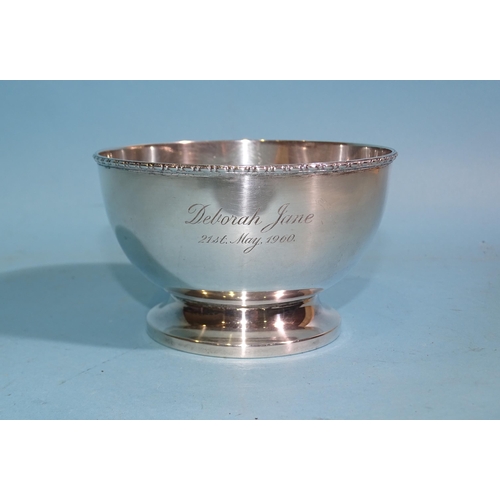 632 - A modern silver sugar bowl with beaded border, Birmingham 1959, 10cm diameter, ___4.6oz.... 