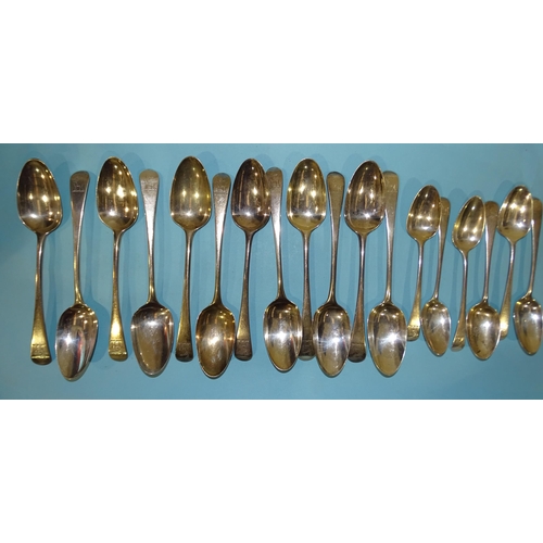 638 - A set of twelve Old English pattern tablespoons and six dessert spoons, London 1783, maker William S... 