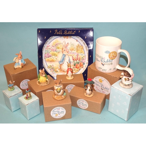 182 - A collection of various Beatrix Potter modern ceramic and other figures, mugs, including Country Art... 