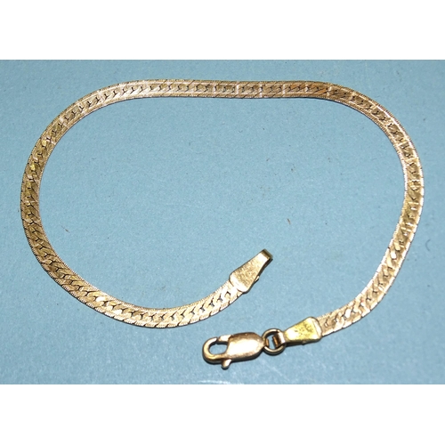 242 - A 14k gold bracelet, 19cm, 3.6g.