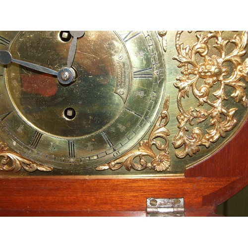 117 - A mahogany arch-shaped bracket clock, the brass dial marked Goldsmiths & Silversmiths Company, 1... 