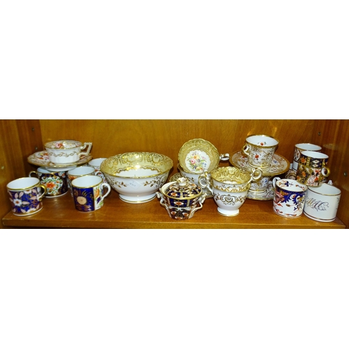 81 - Four Flight Barr & Barr coffee cans, two Chamberlain Worcester tea cups and saucers and other 19... 