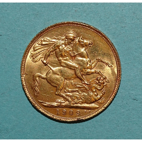 322 - An Edward VII 1909 sovereign.